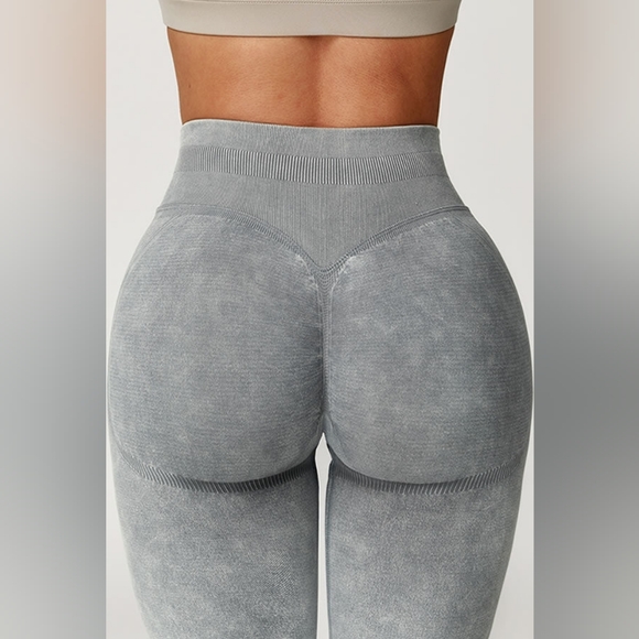 ALO Yoga Pants - Bundle Of Booty Scrunch Leggings